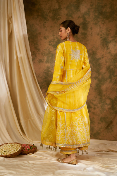 Simar Dugal Nakshi Clamp V-neck Long Hight-slit Kurta With Pants indian designer wear online shopping melange singapore