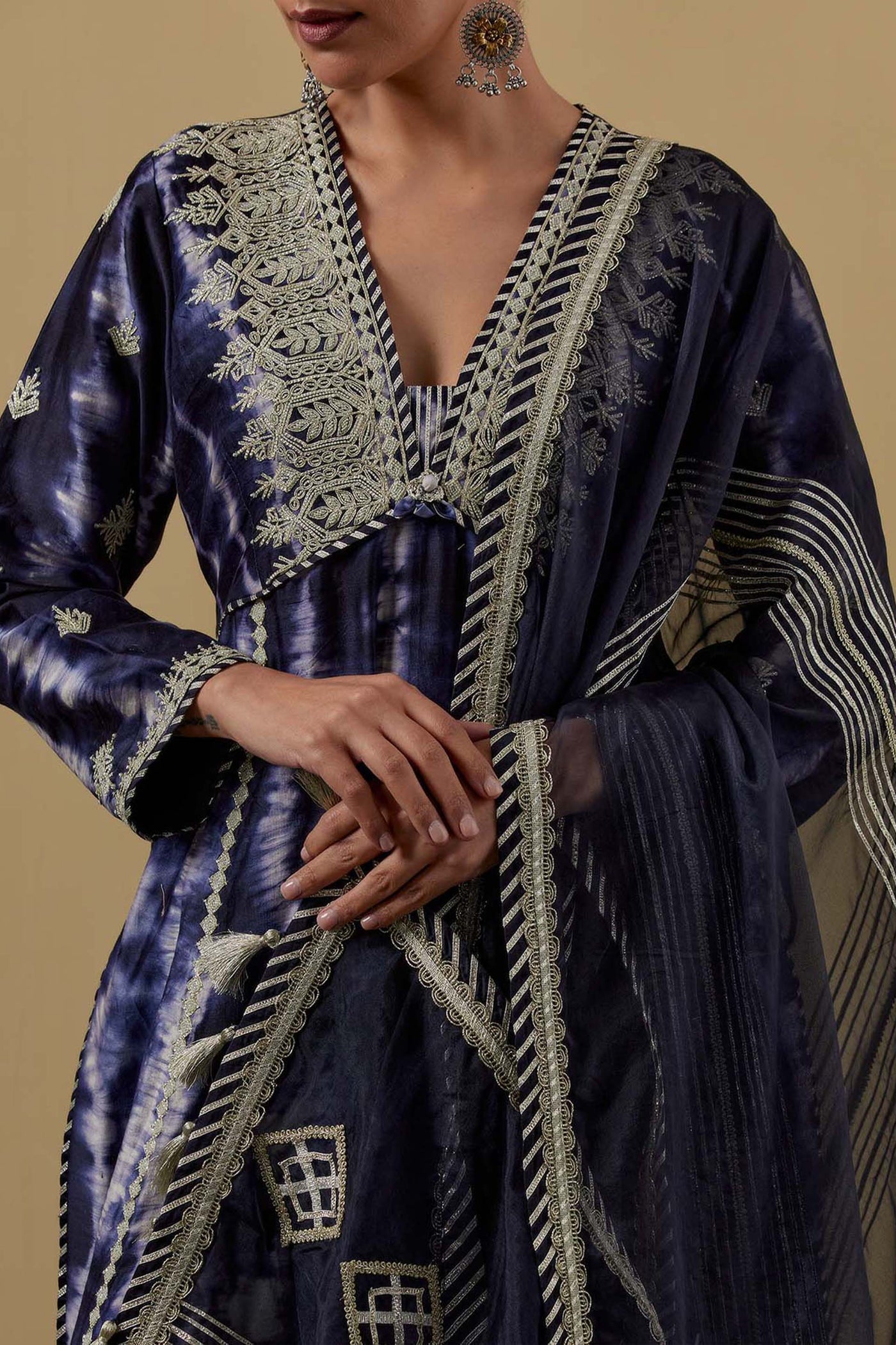 Simar Dugal Nakshi Clamp V-neck Long Hight-slit Kurta With Pants Navy Blue indian designer wear online shopping melange singapore