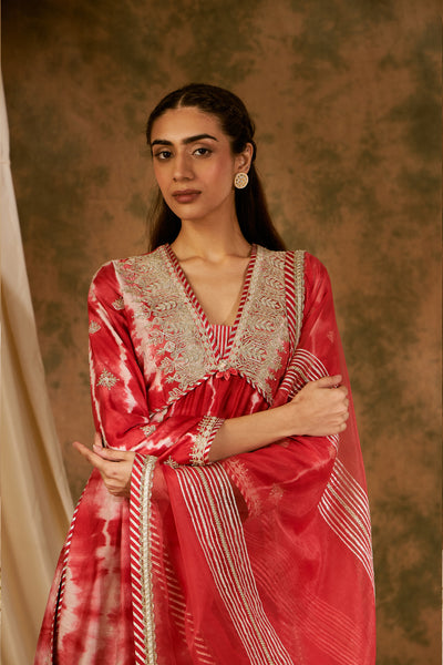 Simar Dugal Nakshi Clamp V-neck Long Hight-slit Kurta With Pants Red indian designer wear online shopping melange singapore