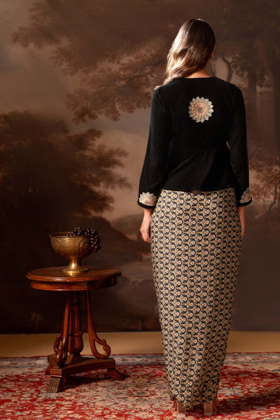 Sougat Paul Eraya Embroidered Drape Skirt Set indian designer wear online shopping melange singapore
