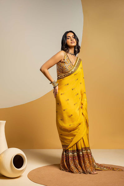 Taarani Embellished Pre-stitched Saree Set