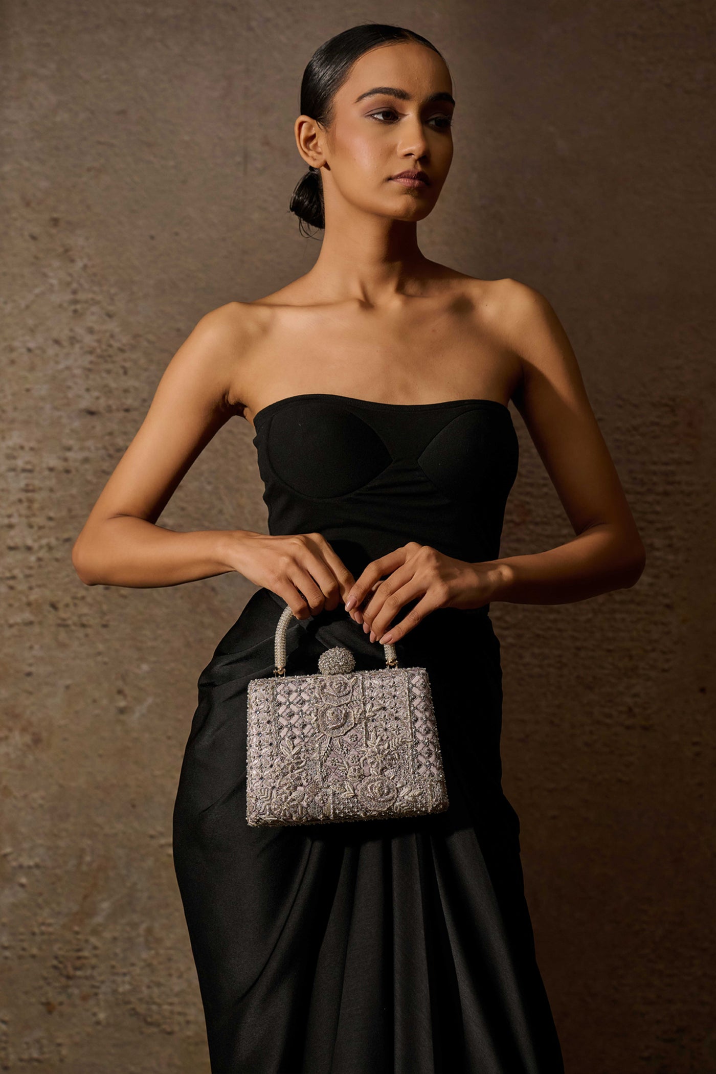 Tarun Tahiliani Accessories Embroidered Handbag indian designer wear online shopping melange singapore
