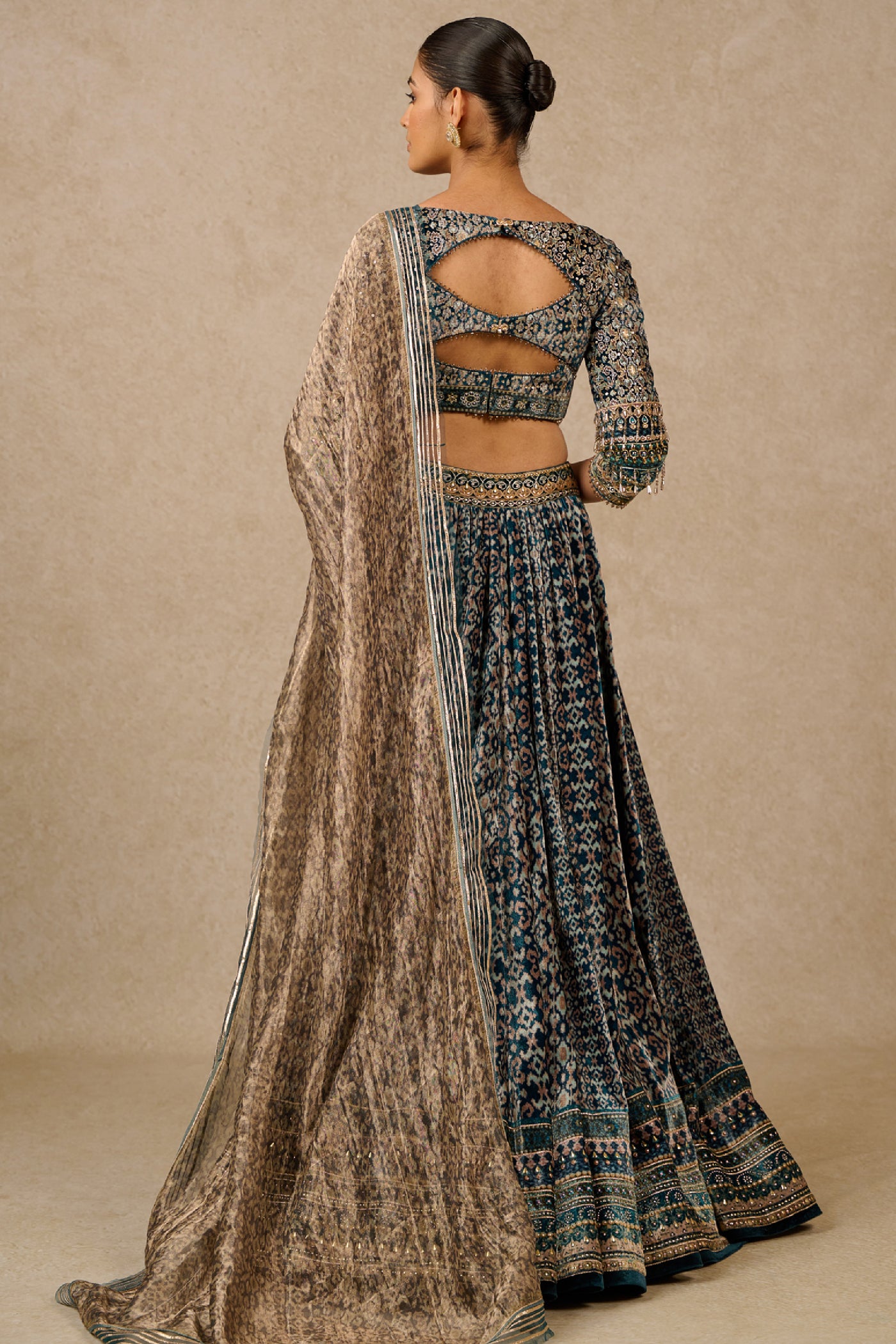 Tarun Tahiliani Blouse Dupatta Lehenga indian designer wear online shopping melange singapore