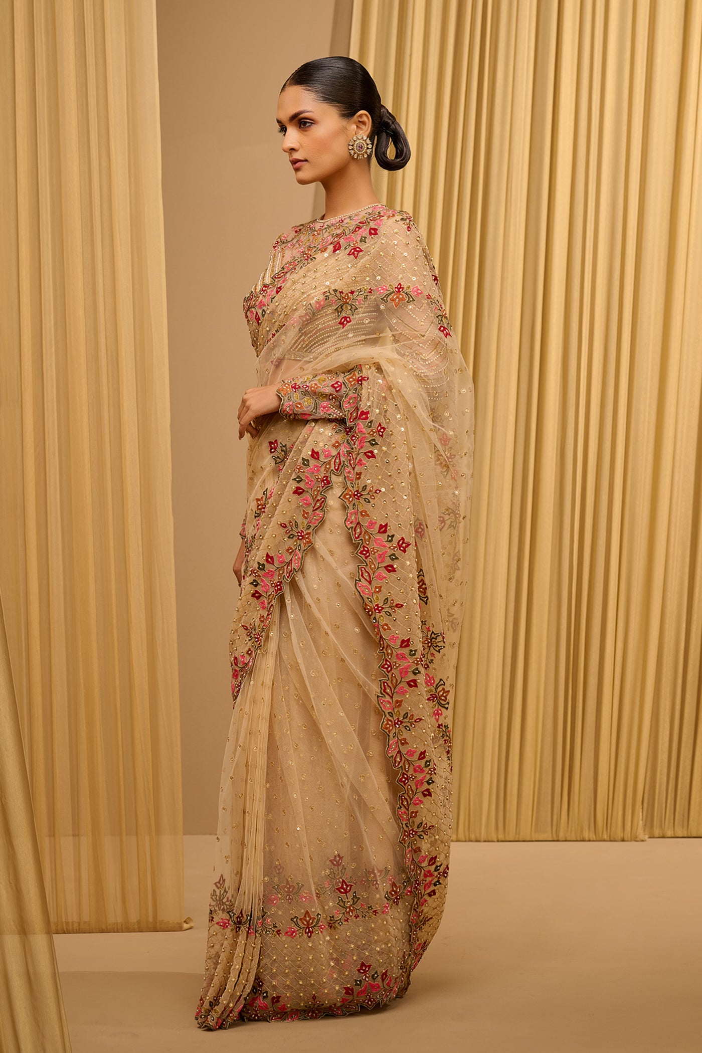 Tarun Tahiliani Classic Saree With Embroidered Cape Blouse indian designer wear online shopping melange singapore