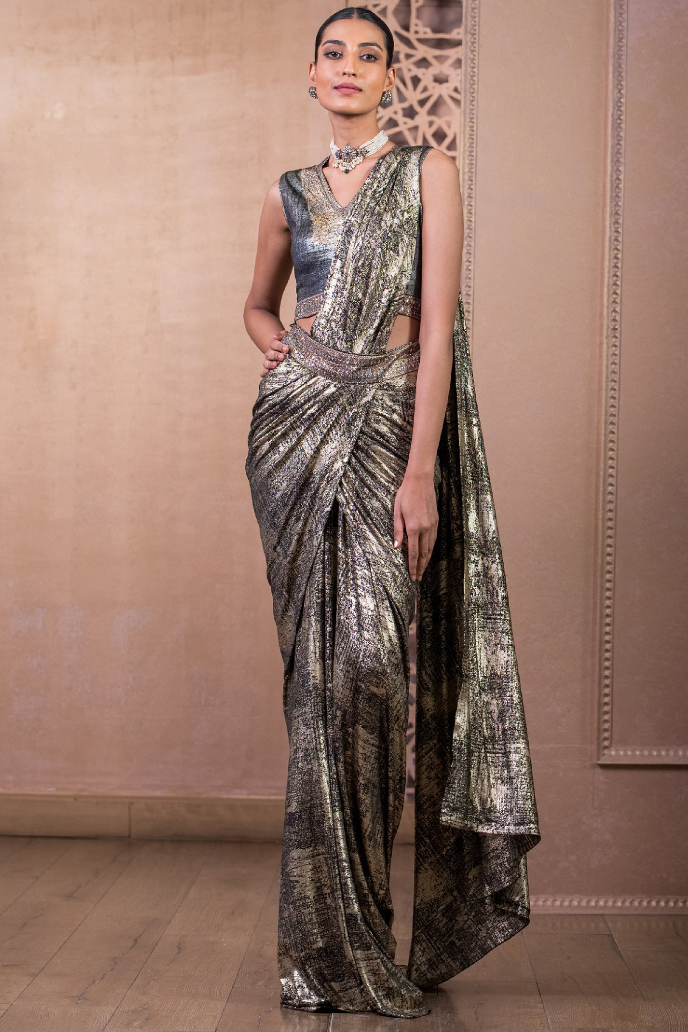 Tarun Tahiliani Concept Saree And Blouse Black indian designer wear online shopping melange singapore