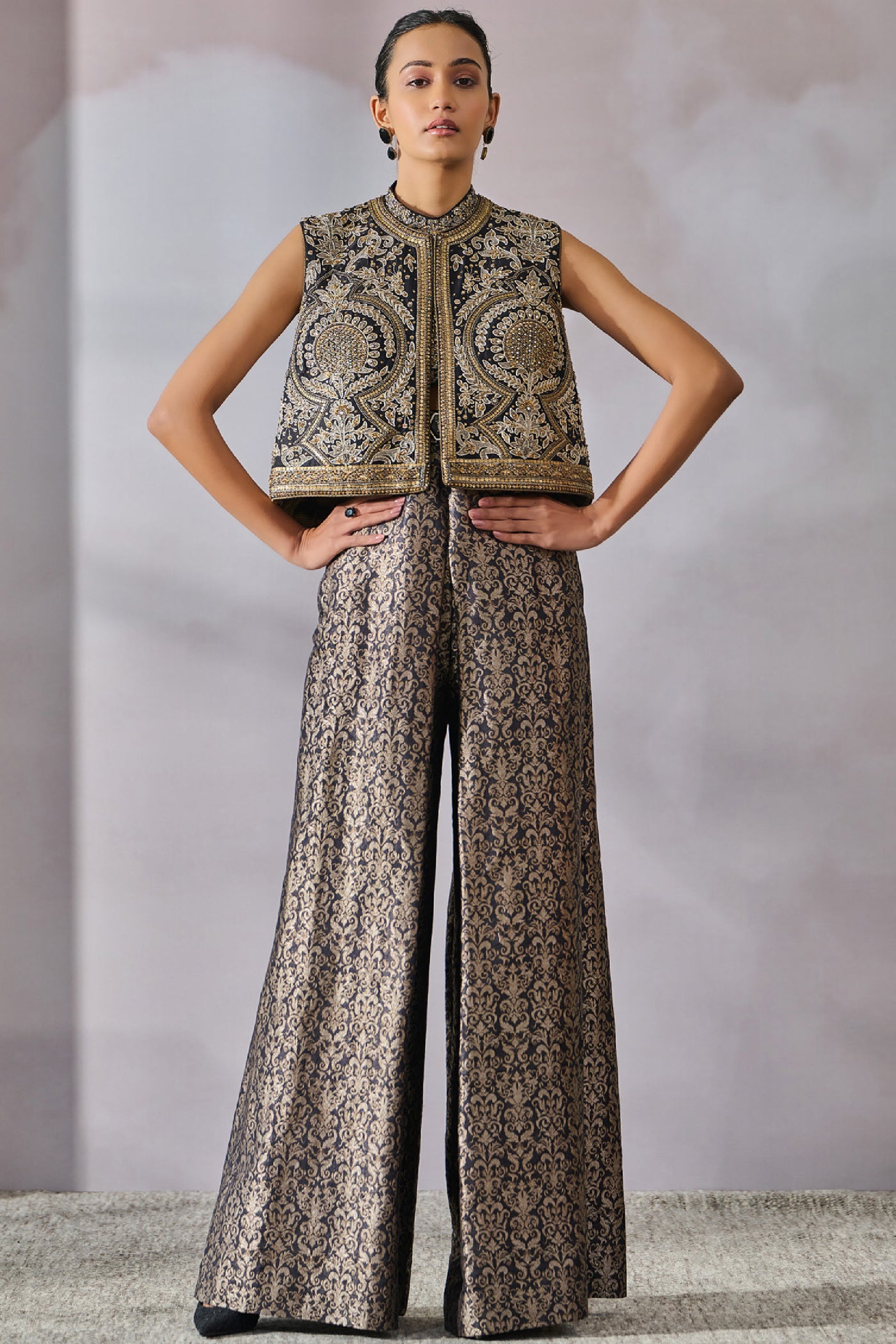 Tarun Tahiliani Gillet indian designer wear online shopping melange singapore