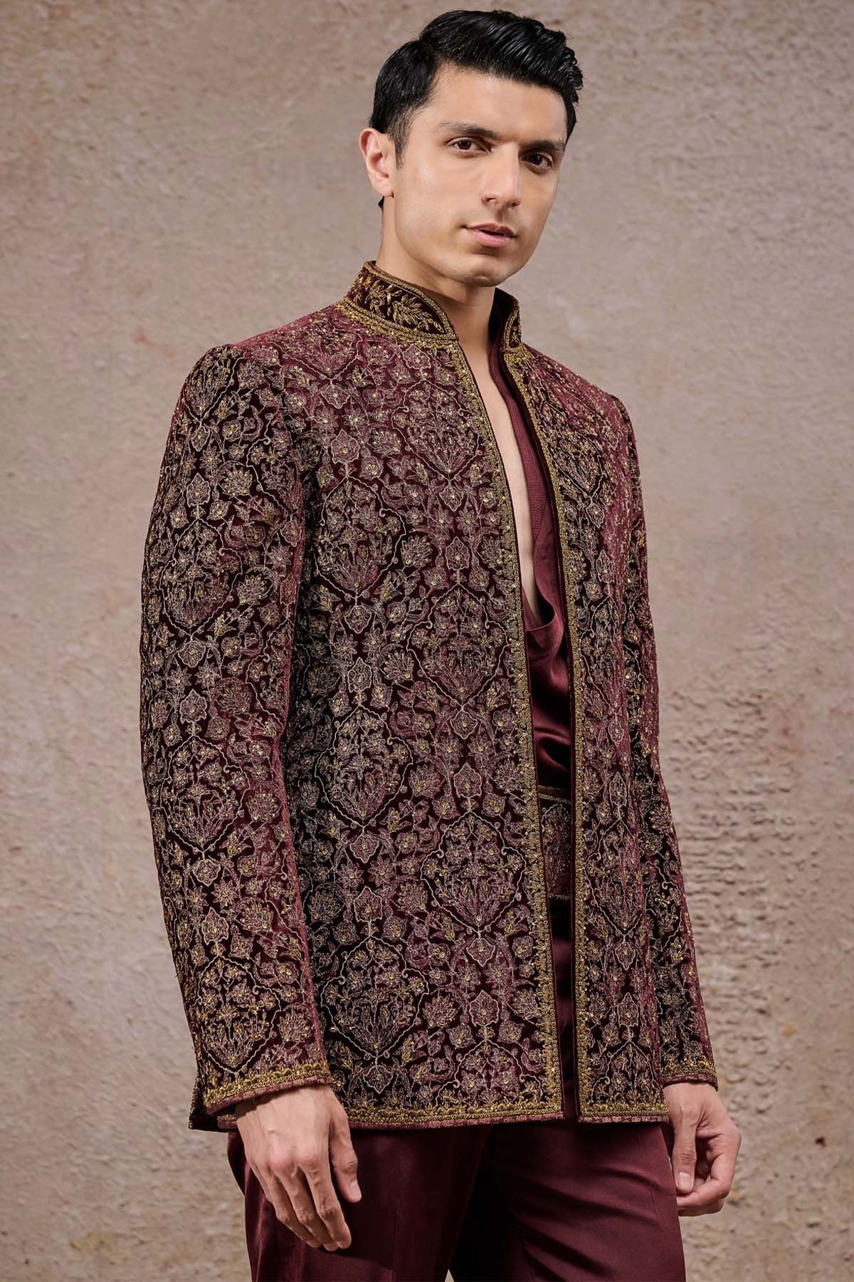Tarun Tahiliani Menswear Antique Zardozi Velvet Bandhgala Set indian designer wear online shopping melange singapore 
