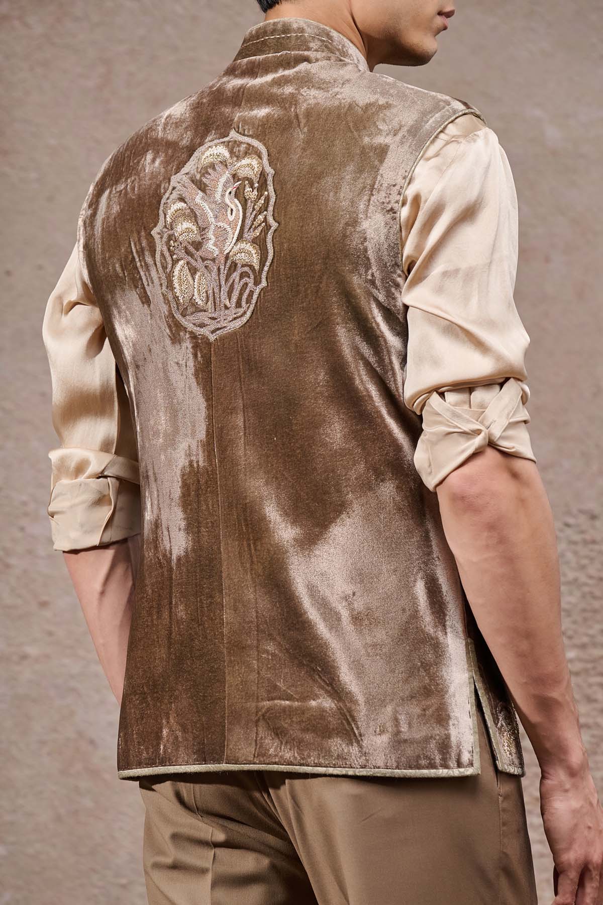 Tarun Tahiliani Menswear Hand- Embroidered Velvet Waistcoat indian designer wear online shopping melange singapore 