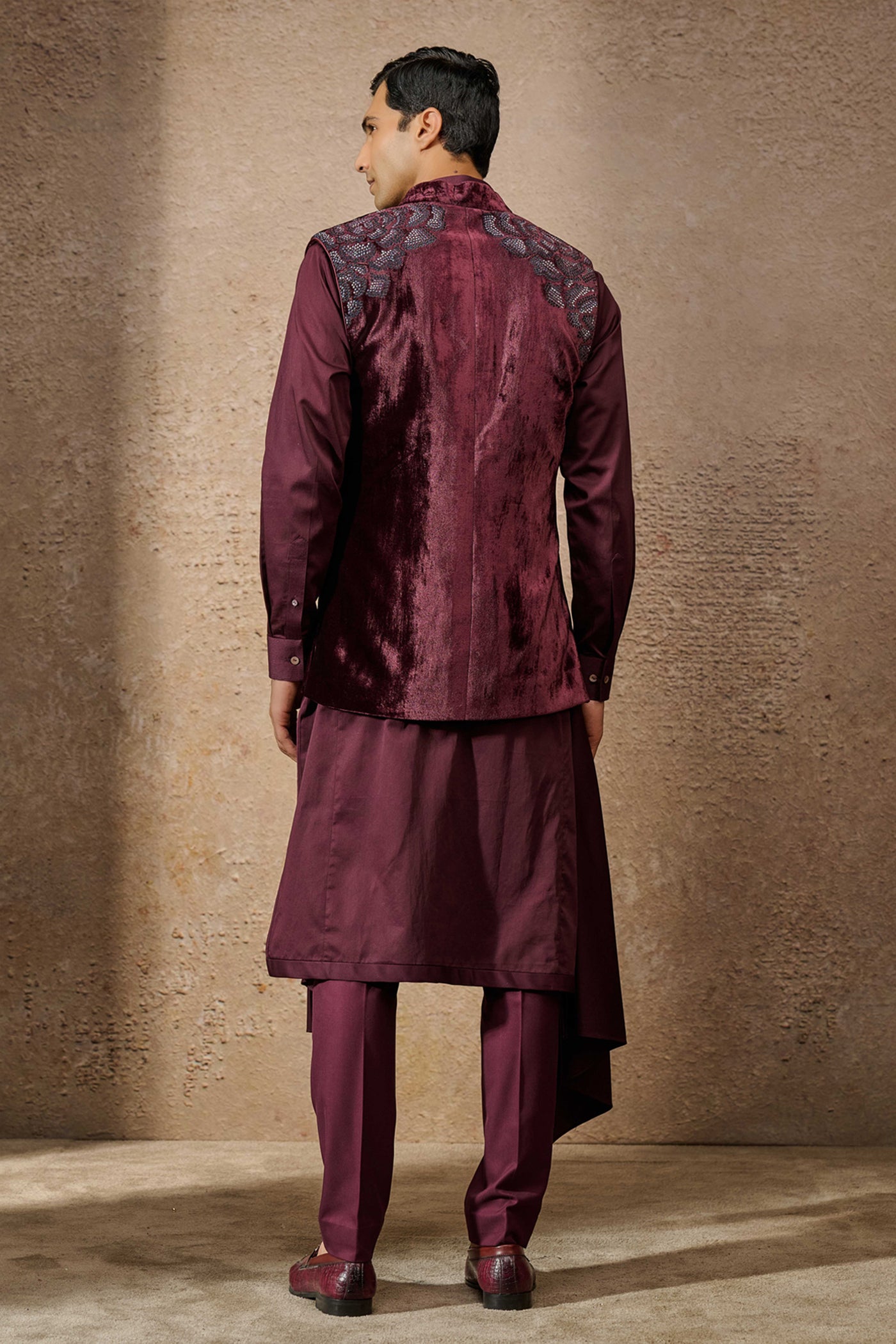 Tarun Tahiliani Menswear Indowestern Waistcoat Set indian designer wear online shopping melange singapore