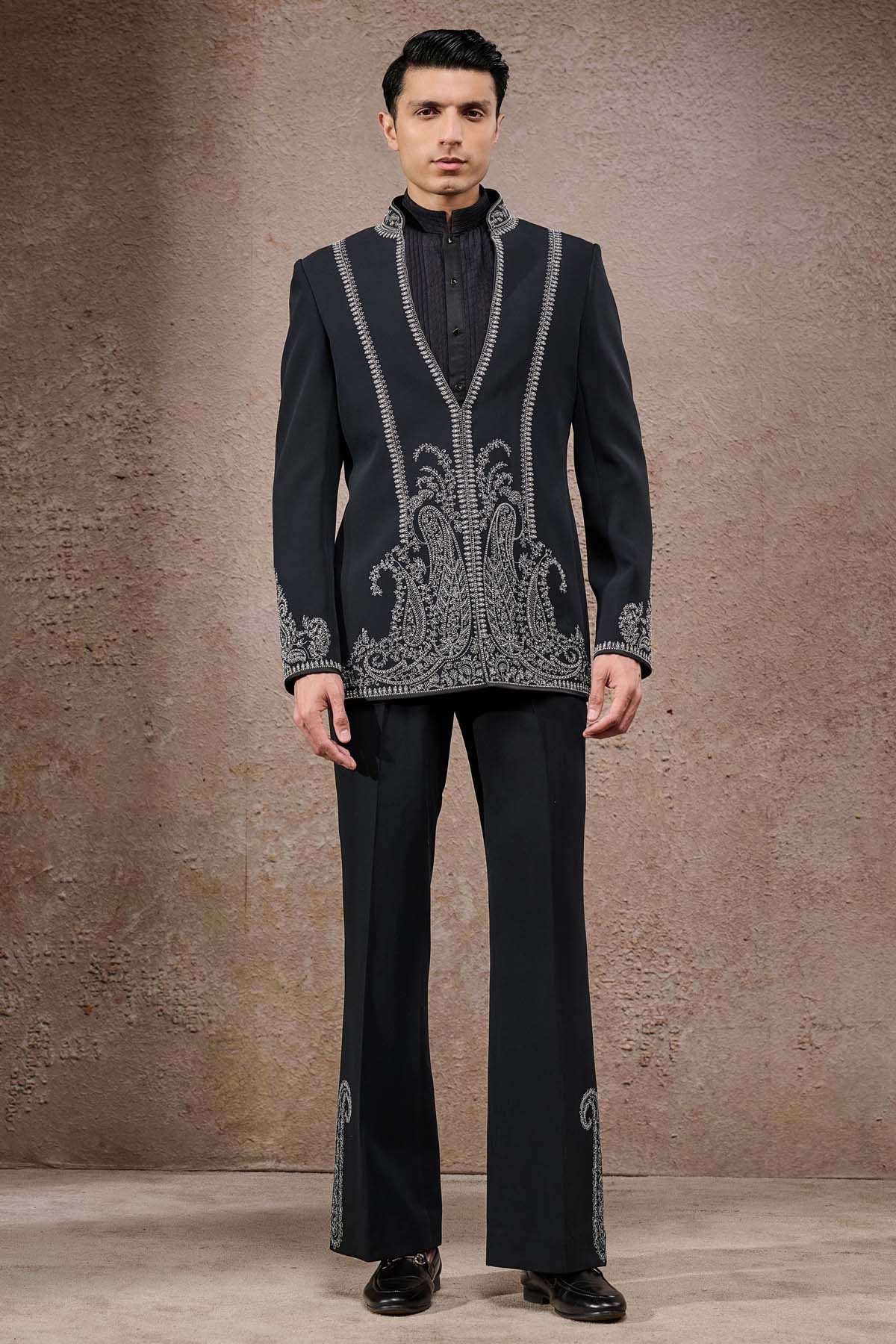 Tarun Tahiliani Menswear Pearl Embroidered Paisley Bandhgala Set indian designer wear online shopping melange singapore 