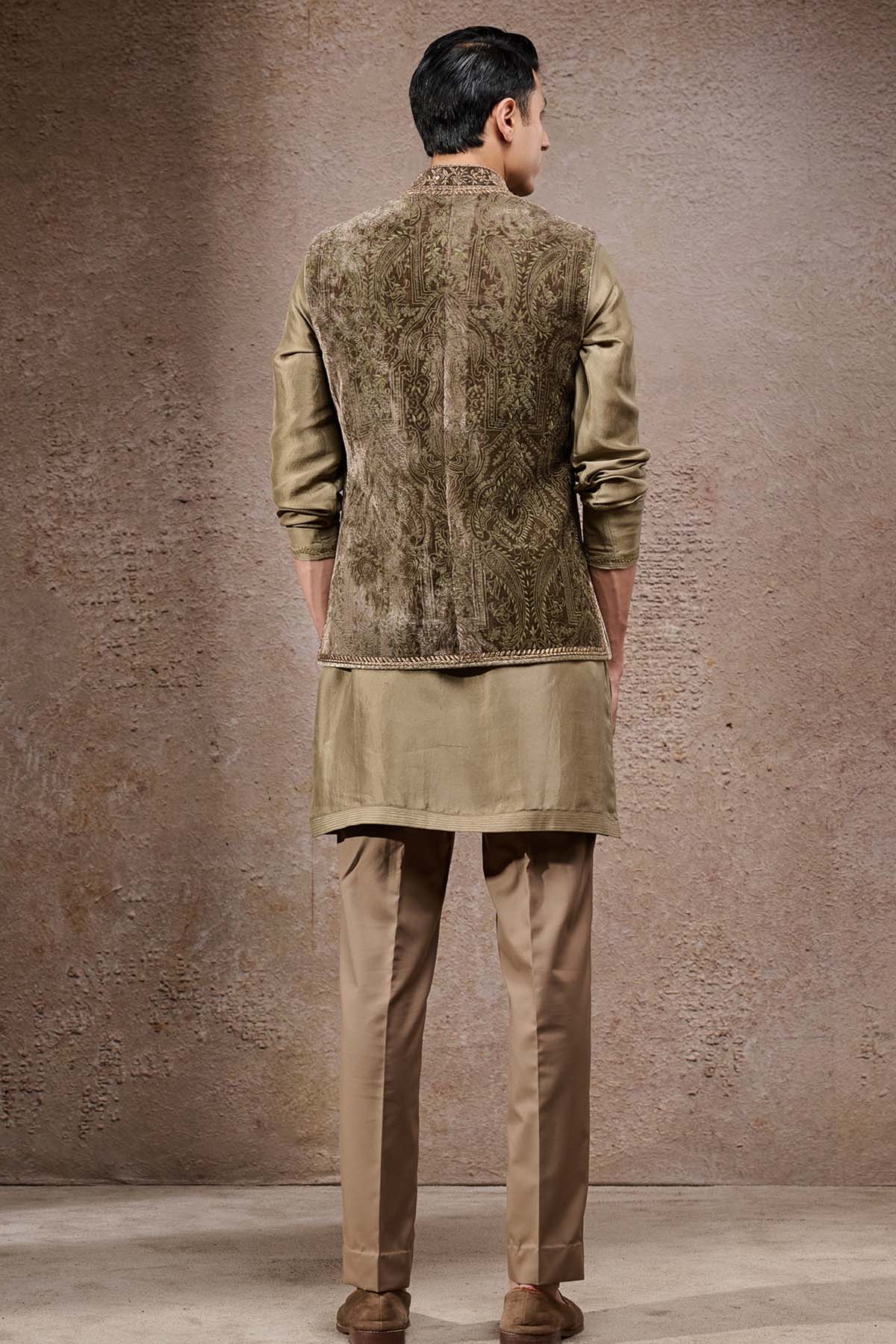 Tarun Tahiliani Menswear Tonal Zardozi Brooch Waistcoat Set indian designer wear online shopping melange singapore 