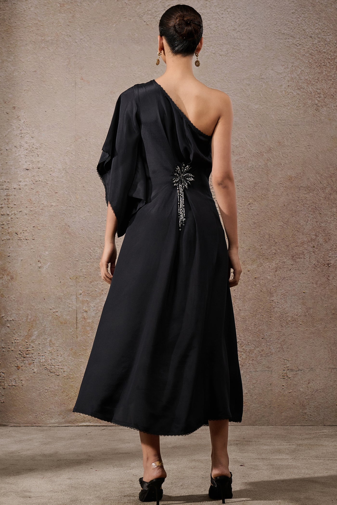 Tarun Tahiliani One-shoulder Draped Dress Indian designer wear online shopping melange singapore