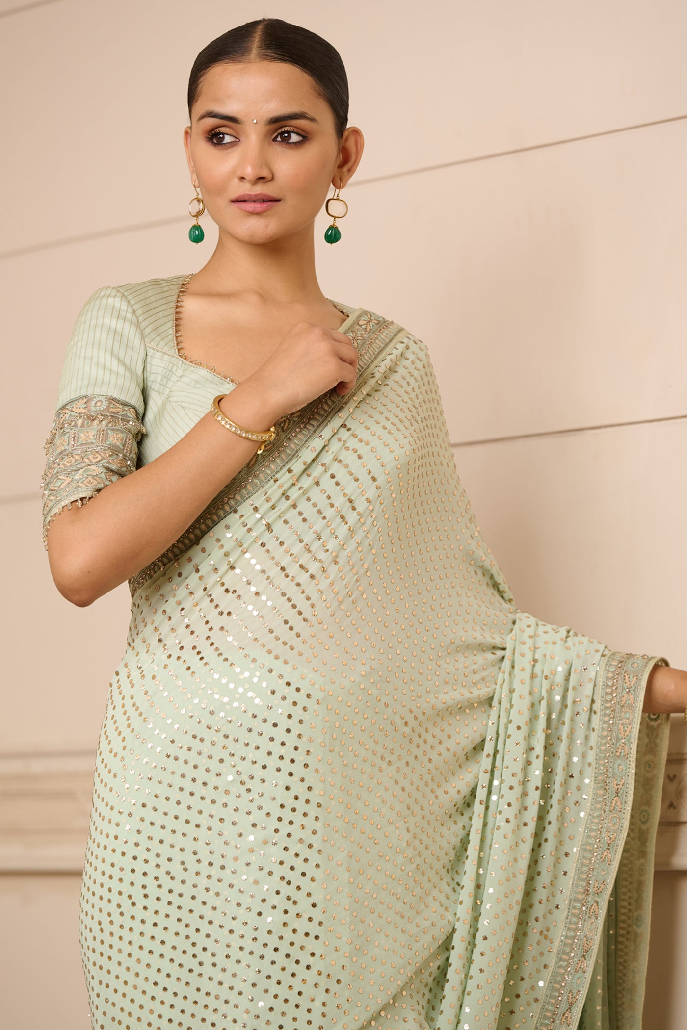 Tarun Tahiliani Saree With Textured Blouse indian designer wear online shopping melange singapore