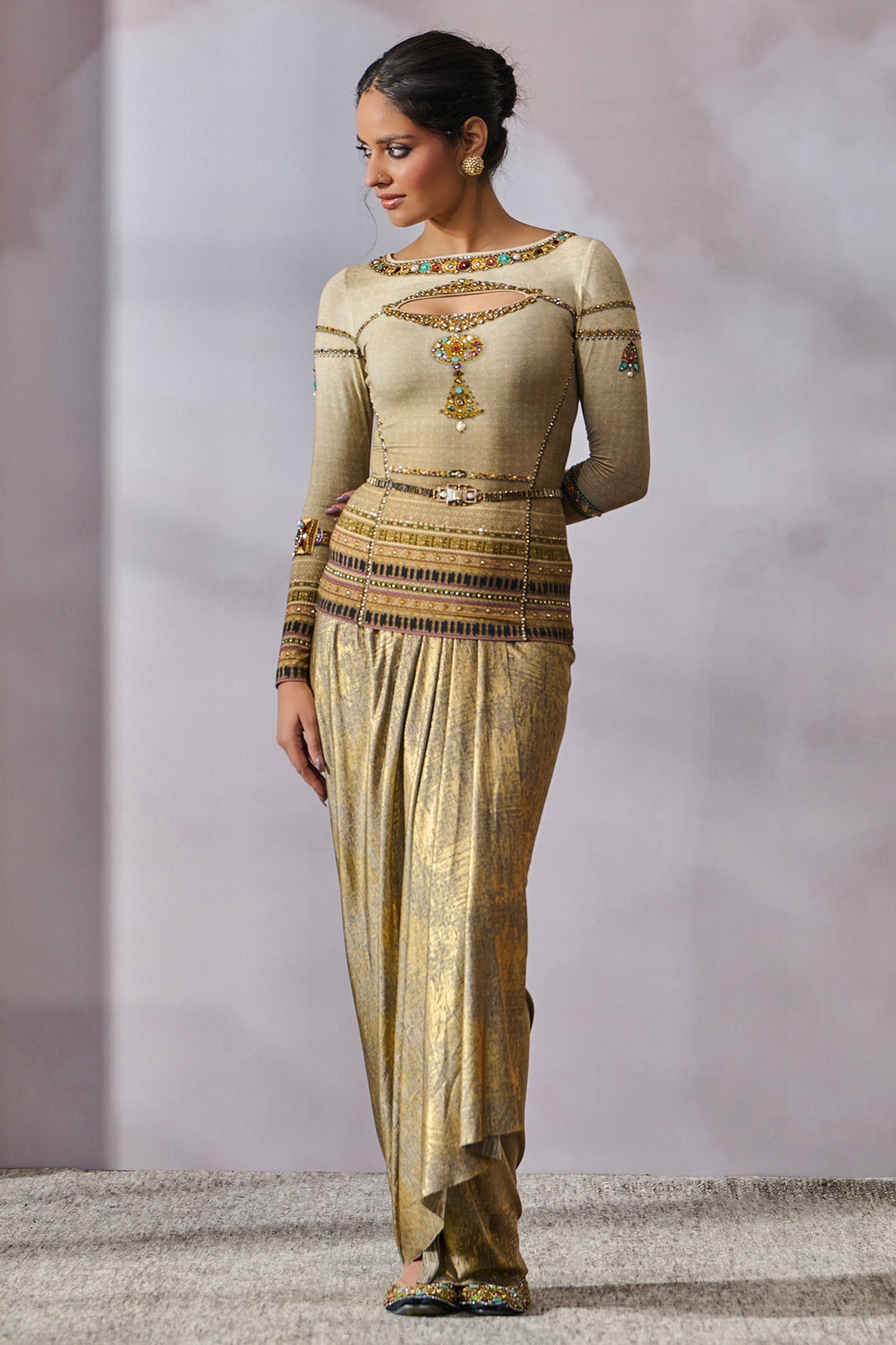 Tarun Tahiliani T-shirt Oyster indian designer wear online shopping melange singapore