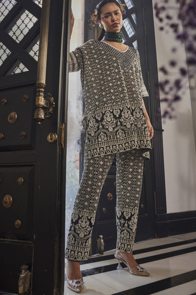 The Story Brand Leila Relaxed Fit Tunic With V Neck Mirror And Narrow Pants In Black Indian designer wear online shopping melange singapore