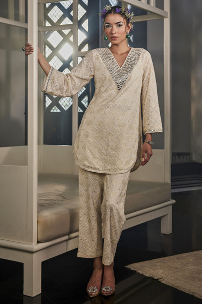 The Story Brand Zia Kurta With V Neck Mirror And Narrow Pants In Ivory Indian designer wear online shopping melange singapore