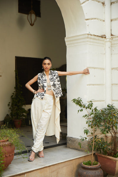 Twenty Nine Parsi Gaara Wrap Around Overlay indian designer wear online shopping melange singapore