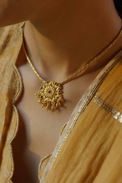 Zariin Floral Wonder Pendant Necklace indian designer wear online shopping melange singapore 