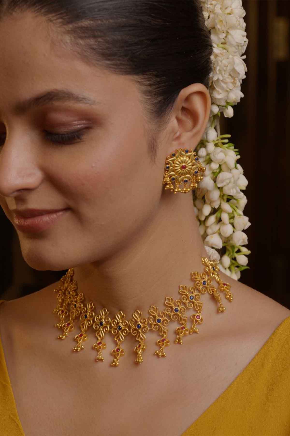 Zariin Petals of Gold Gift Set indian designer wear online shopping melange singapore 