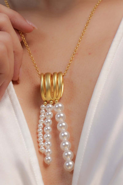 Zariin Scent of the Sea Pearl Pendant Necklace indian designer wear online shopping melange singapore 