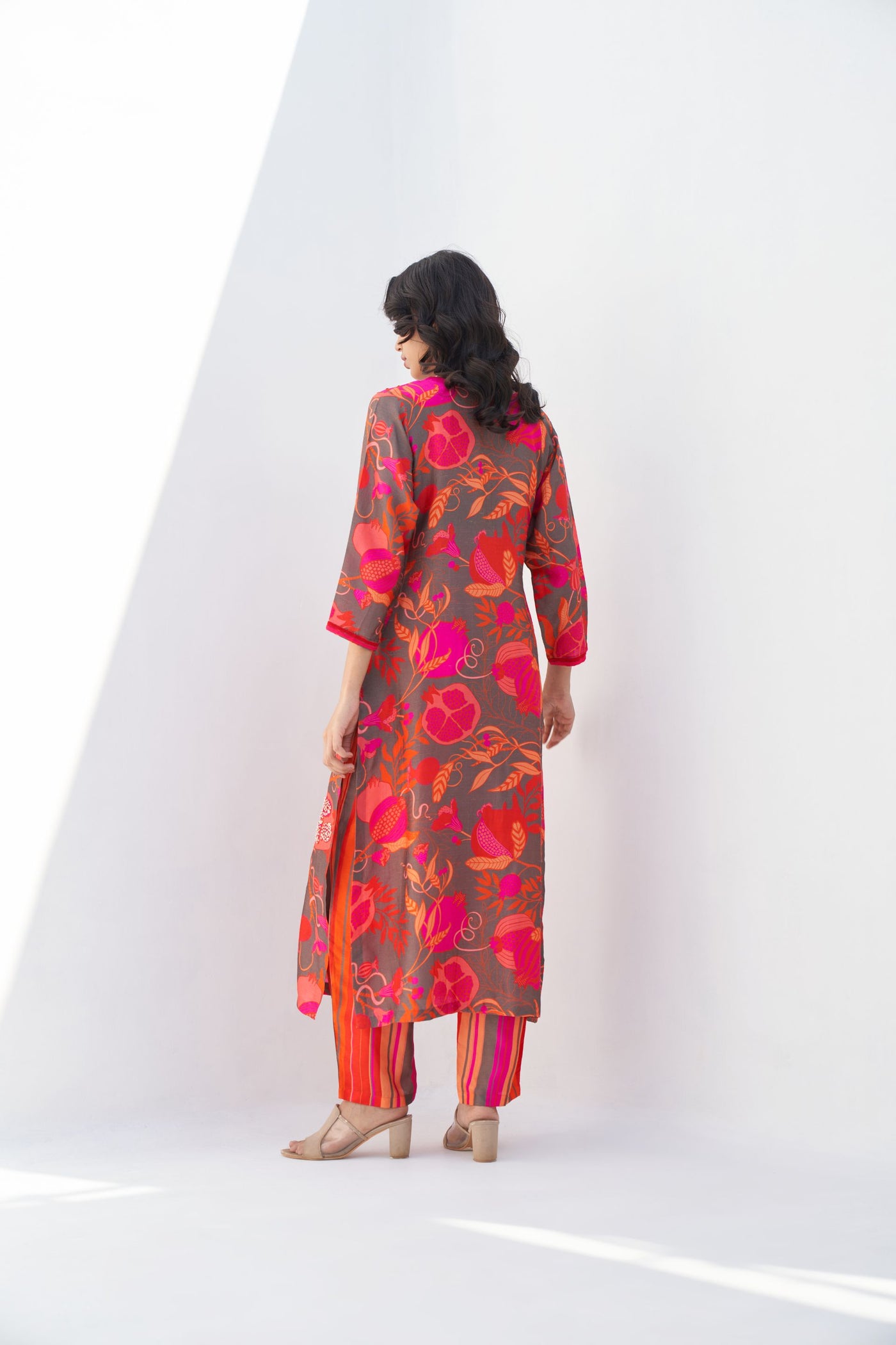 Archana Shah Grey Pomo Neck Emb Kurta Set indian designer wear online shopping melange singapore