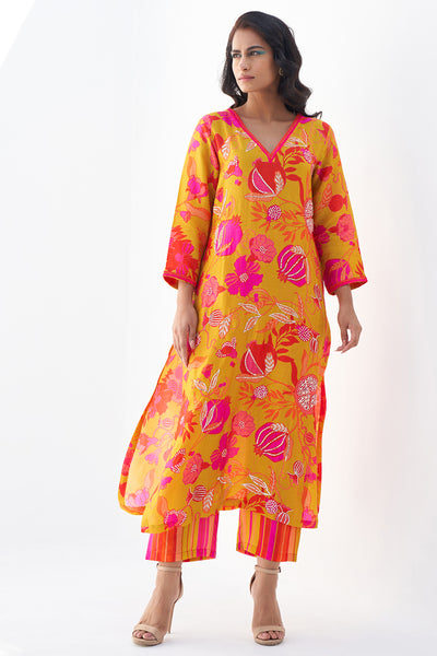 Archana Shah Yellow Pomo Neck Emb Kurta Set indian designer wear online shopping melange singapore