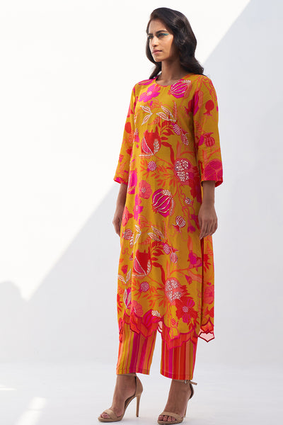 Archana Shah Yellow Pomo Oraganza Hemline Kurta Set indian designer wear online shopping melange singapore