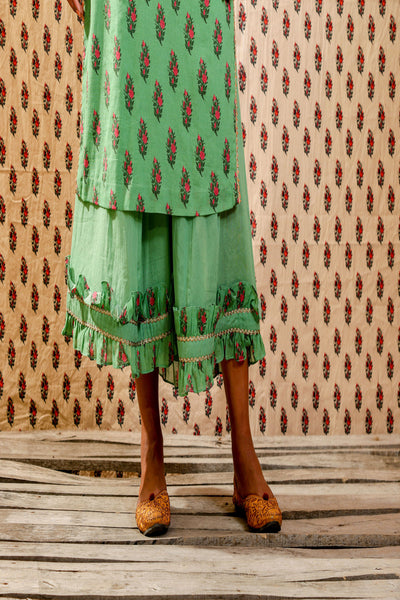 Nikasha Green Soft Cotton Kurta Set In Gulab Guldasta Print festive Indian designer wear online shopping melange singapore