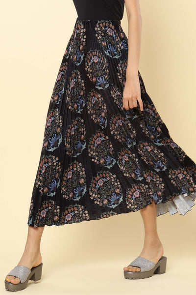 Black Floral Print Velvet Pleated Skirt
