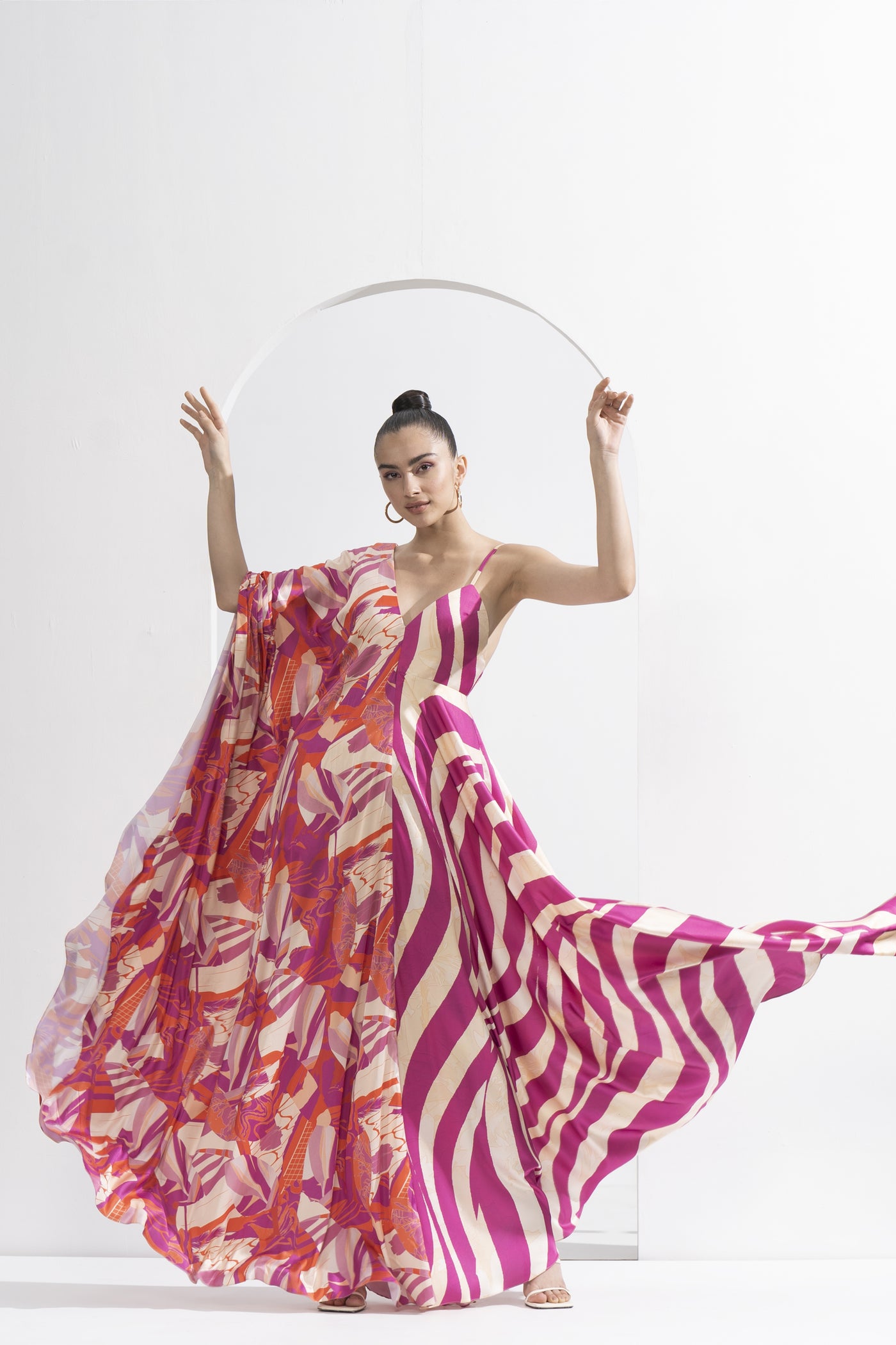 Mandira Wirk Fuschia Print Blocked Kaftan indian designer wear online shopping melange singapore