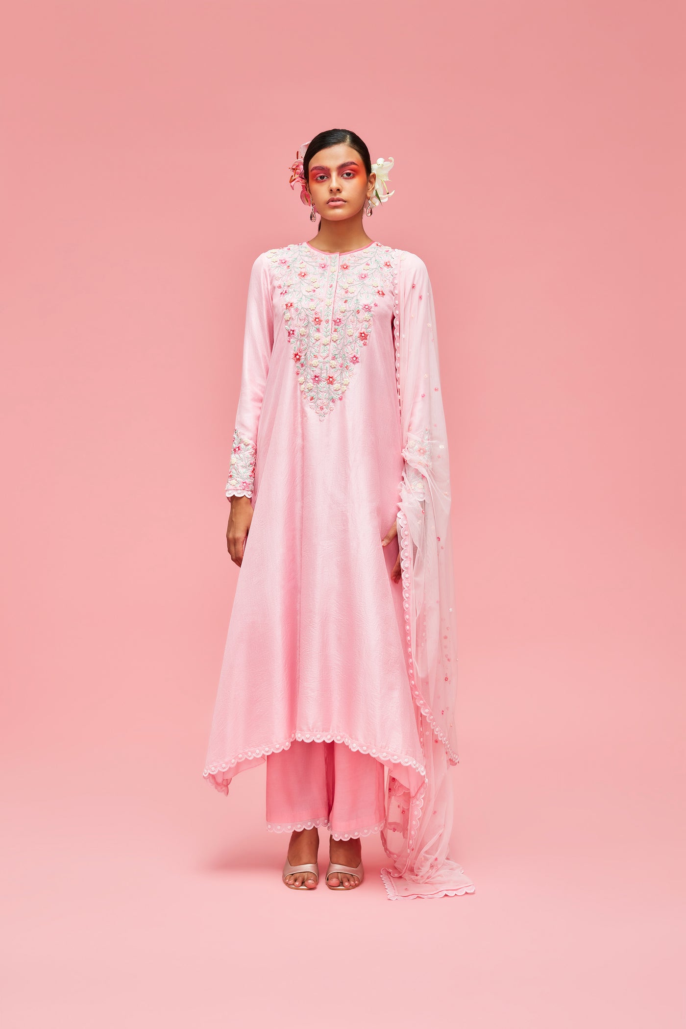 nachiket barve Nishat Bagh Trapezium Scallop Edged Silk Kurta With Scallop Edged Palazzos And Izmir Embroidered Tulle Dupatta baby pink festive fusion Indian designer wear online shopping melange singapore