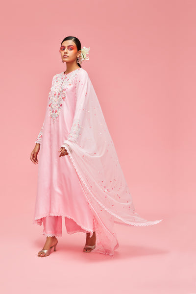 nachiket barve Nishat Bagh Trapezium Scallop Edged Silk Kurta With Scallop Edged Palazzos And Izmir Embroidered Tulle Dupatta baby pink festive fusion Indian designer wear online shopping melange singapore