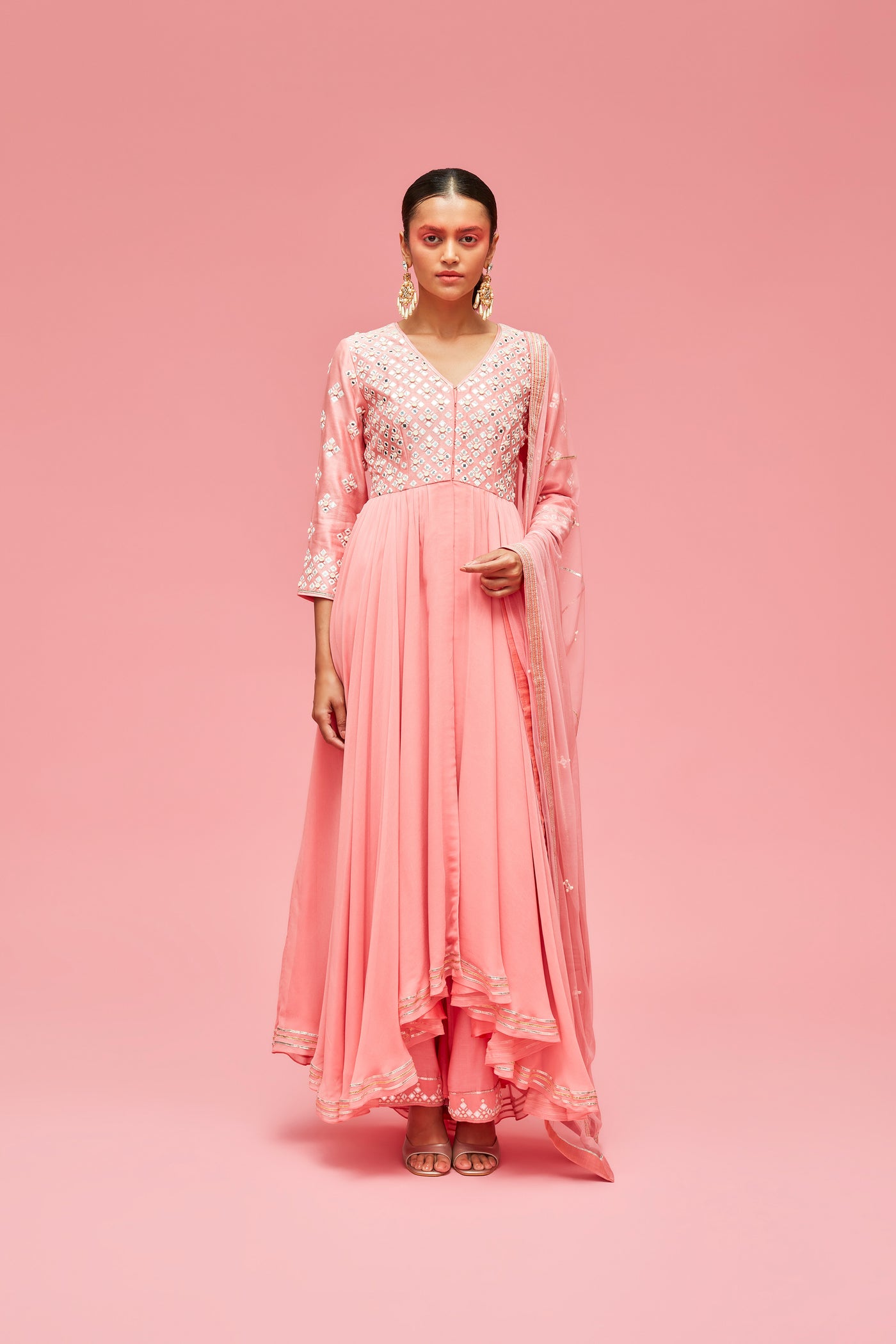 nachiket barve Izmir Embroidered High Low Kurta With Scallop Edge Palazzos And Izmir Tulle Dupatta gelato festive fusion Indian designer wear online shopping melange singapore