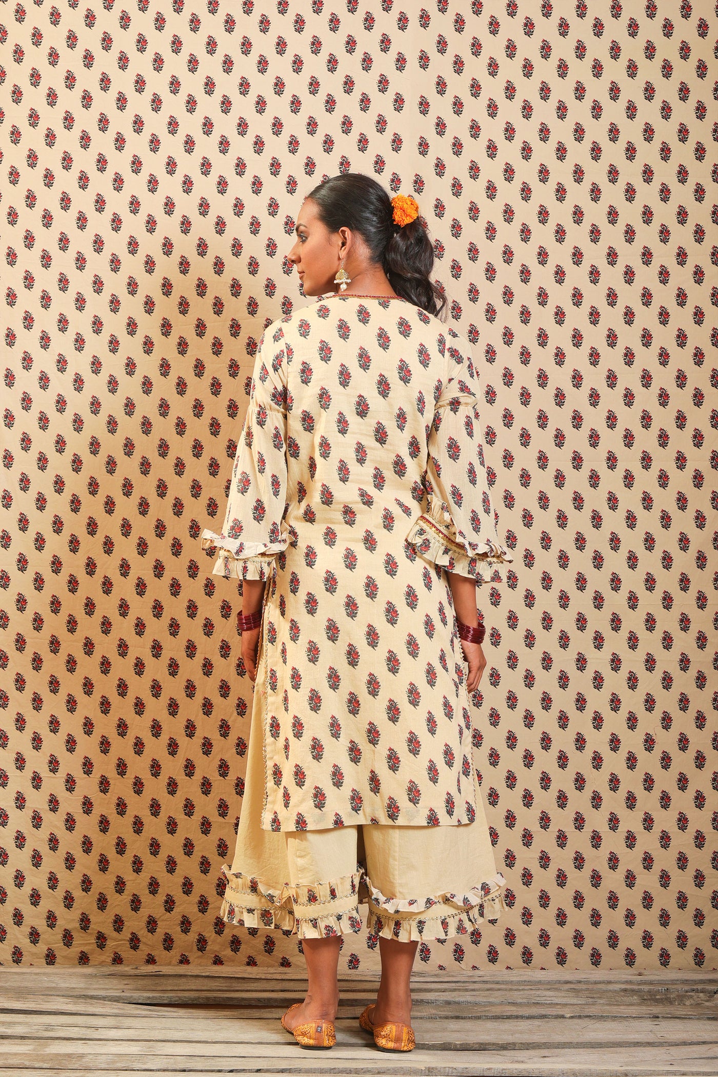 Nikasha Beige Soft Cotton Kurta Set In Gulab Guldasta Print festive Indian designer wear online shopping melange singapore
