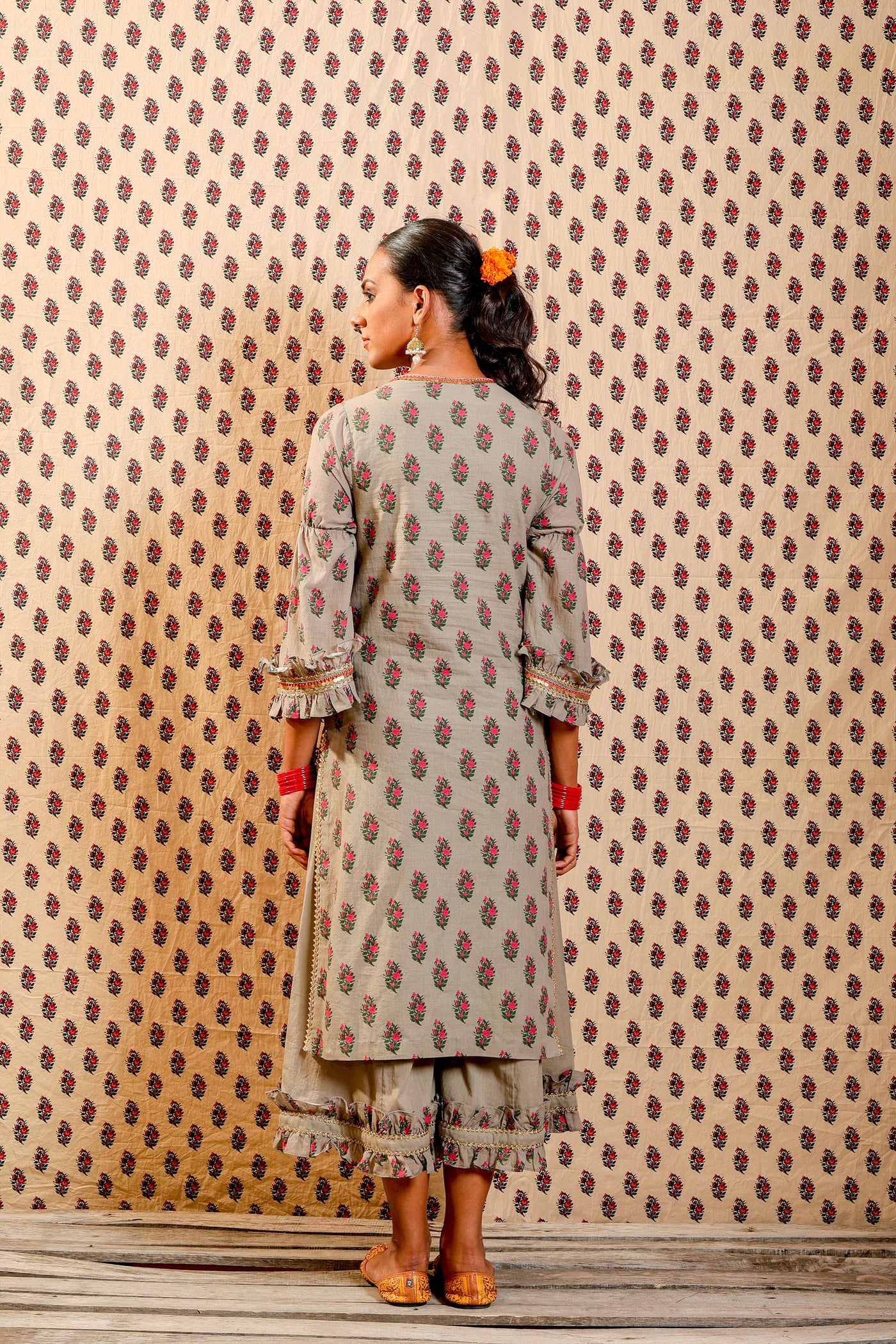 Nikasha Grey Soft Cotton Kurta Set In Gulab Guldasta Print festive Indian designer wear online shopping melange singapore