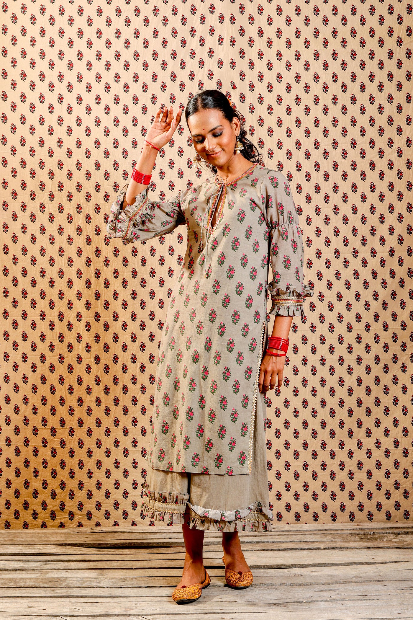Nikasha Grey Soft Cotton Kurta Set In Gulab Guldasta Print festive Indian designer wear online shopping melange singapore