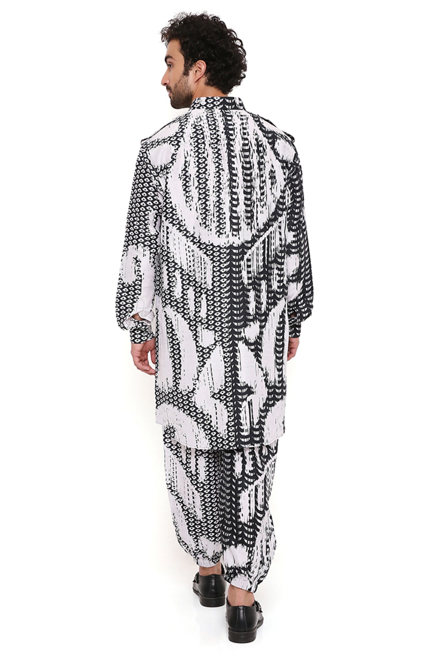 payal singhal menswear Black & White Uzbek Print Dupion Silk Pathani Kurta With Jogger Pants festive indian designer wear online shopping melange singapore