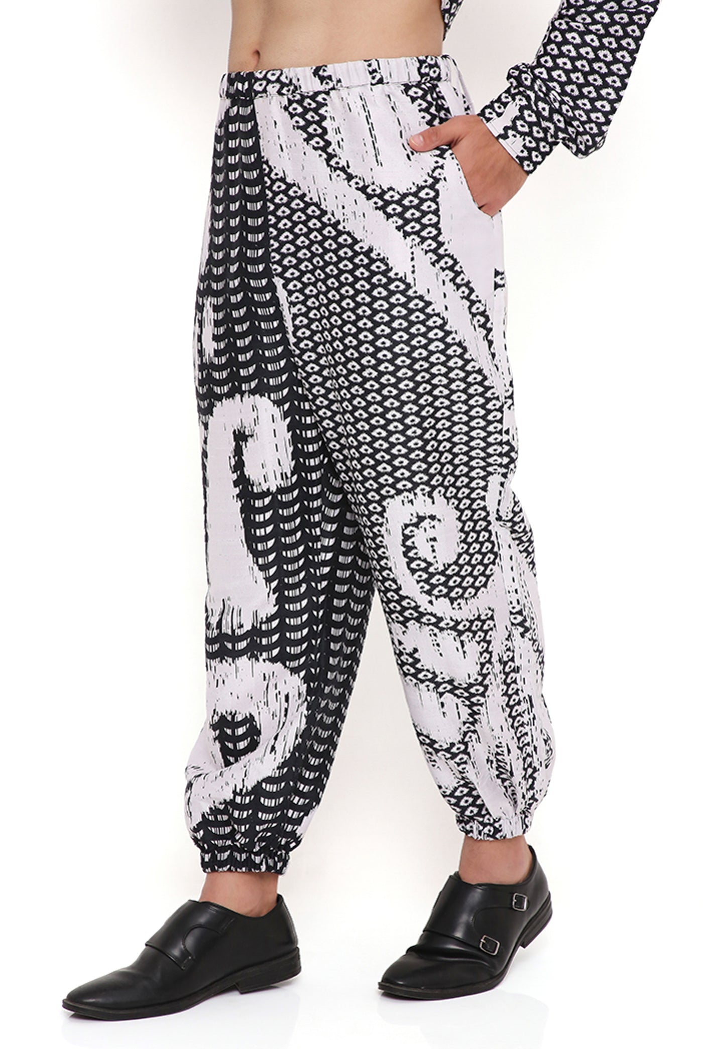 payal singhal menswear Black & White Uzbek Print Dupion Silk Pathani Kurta With Jogger Pants festive indian designer wear online shopping melange singapore