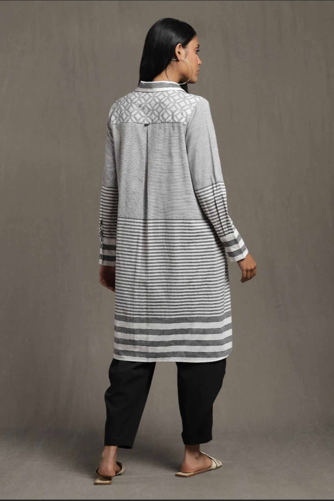 Ritu Kumar Grey Striped Straight Kurta Indian designer wear online shopping melange singapore