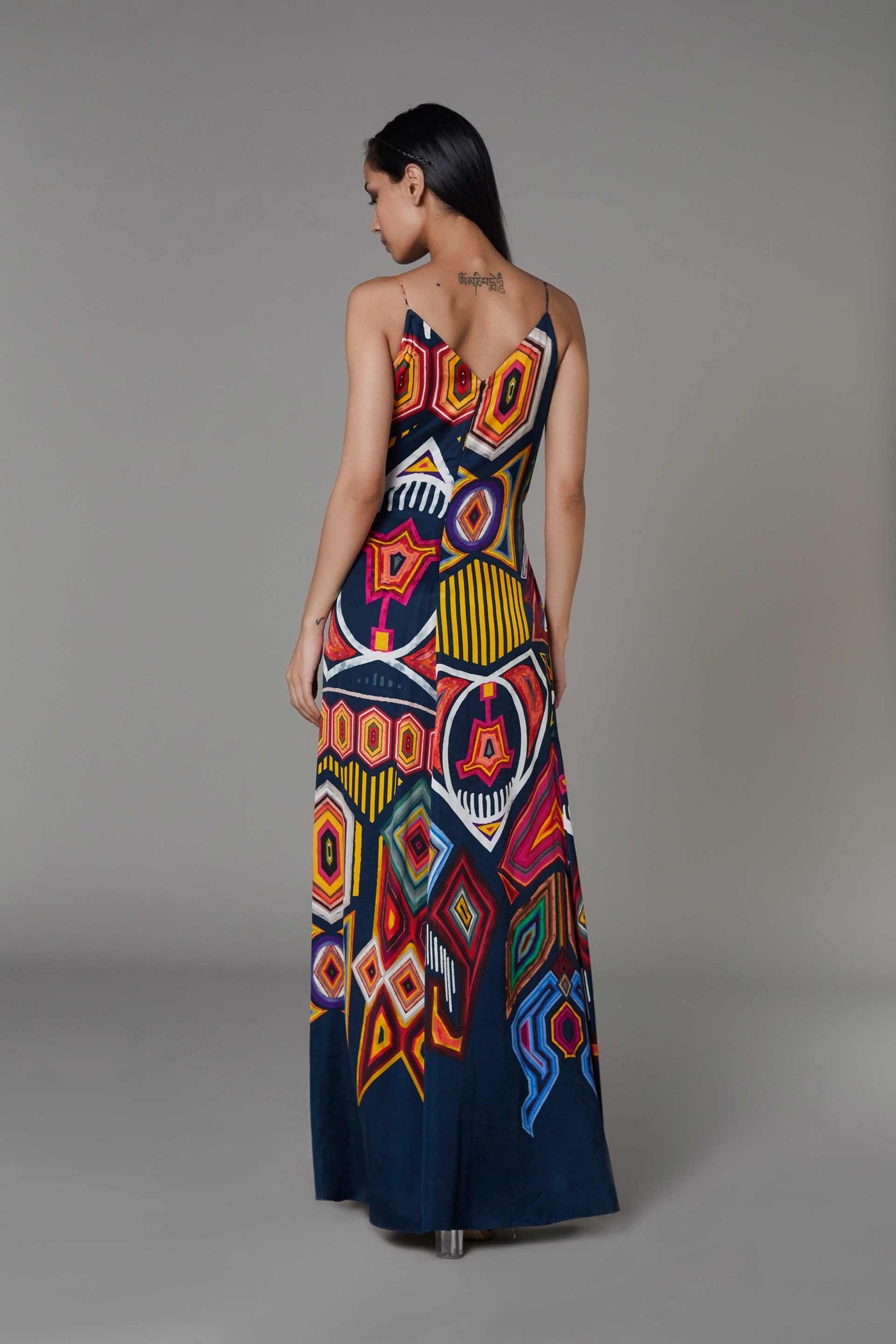 saaksha and kinni Abstract Print V Neck Dress multicolor western indian designer wear online shopping melange singapore