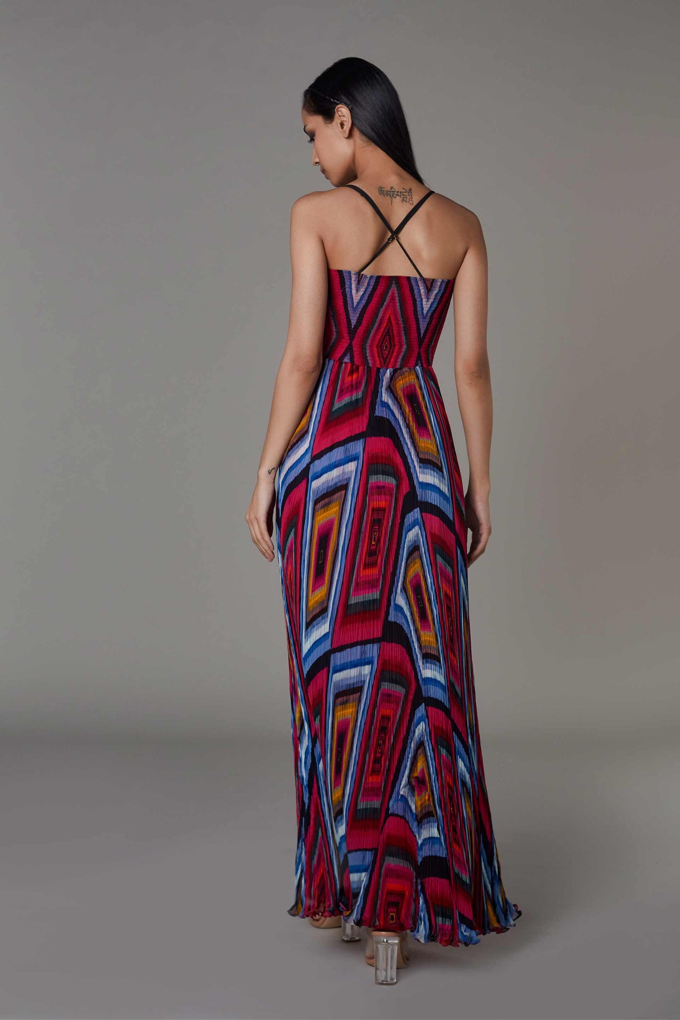 saaksha and kinni Micro Pleated Diamond Print Maxi Dress pink blue western indian designer wear online shopping melange singapore
