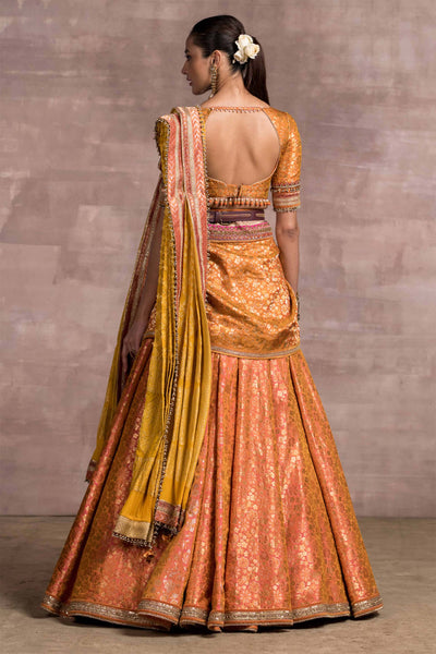 Tarun Tahiliani Draped Brocade Lehenga With Detachable Kamarbandh Drape Blouse And Dupatta orange festive indian designer wear wedding bridal online shopping melange singapore