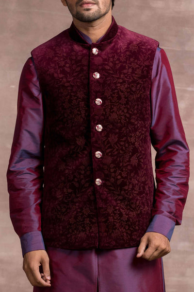 Tarun Tahiliani Etched Cotton Velvet Bundi menswear men maroon festive indian desgner wear online shopping melange singapore