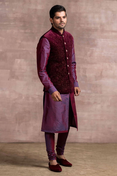 Tarun Tahiliani Etched Cotton Velvet Bundi menswear men maroon festive indian desgner wear online shopping melange singapore