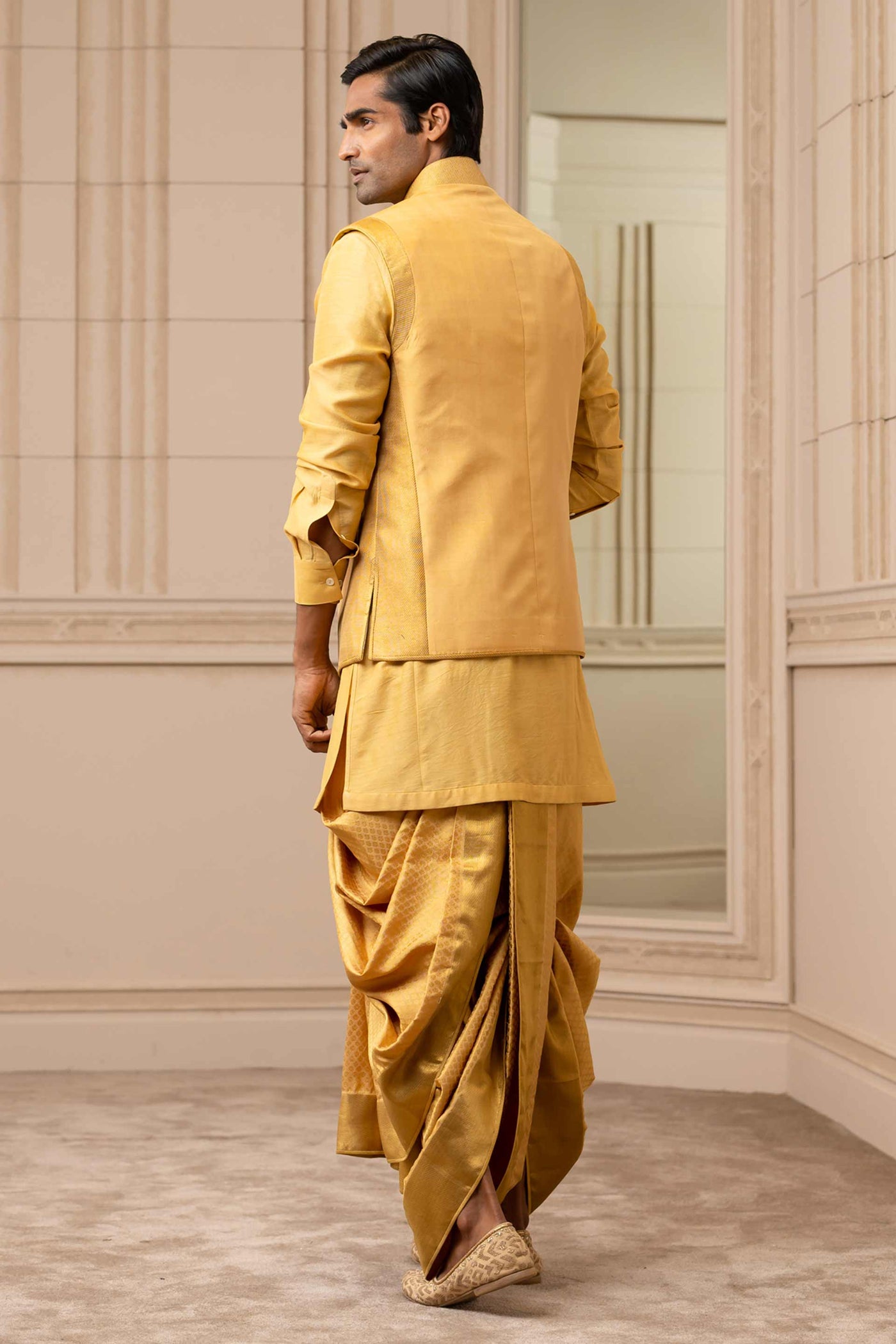 Tarun tahiliani Gold Kanjivaram Bundi festive indian designer wear online shopping melange singapore