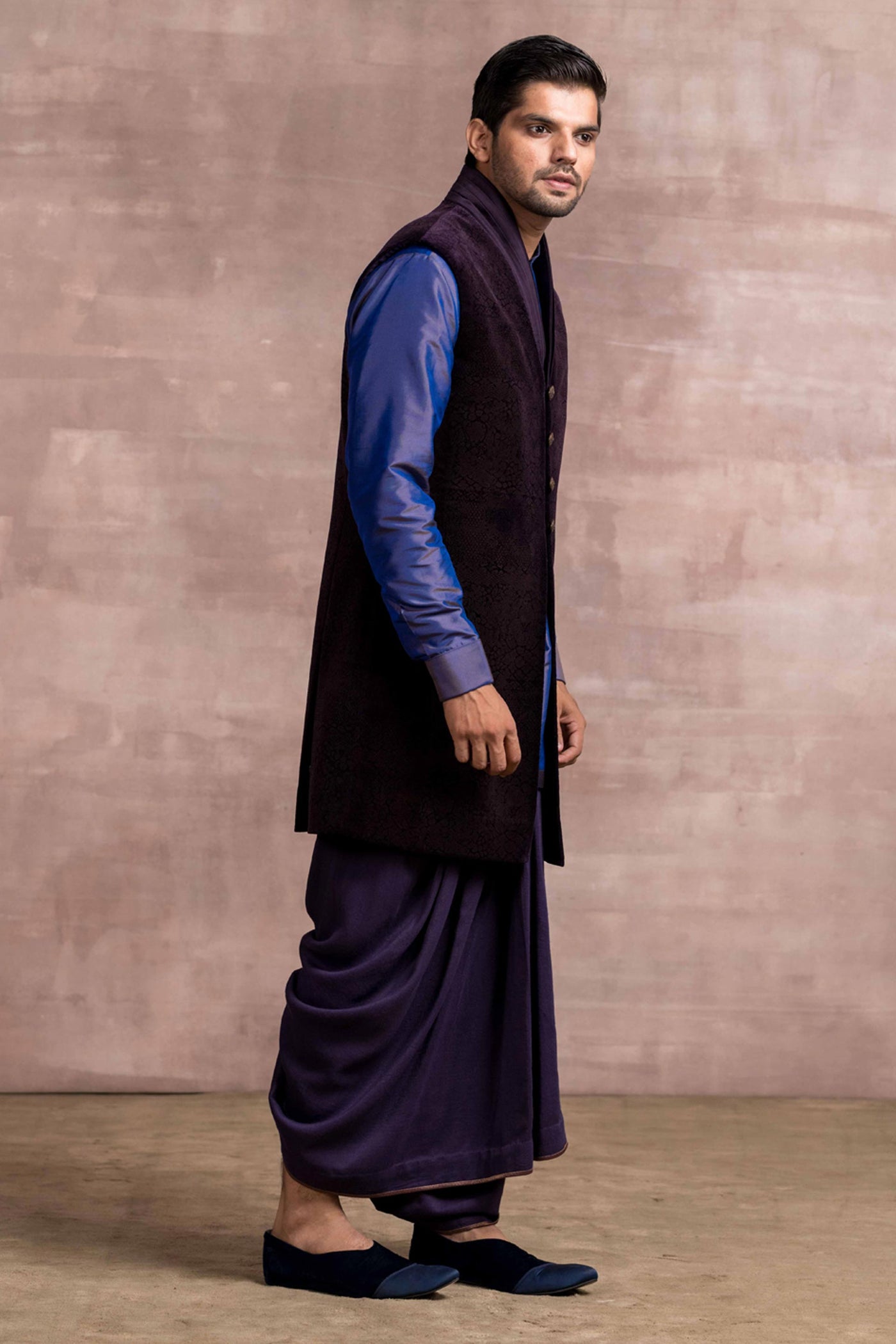 Tarun Tahiliani Velvet Bundi With Satin Surplice Collar menswear men purple festive indian designer wear online shopping melange singapore