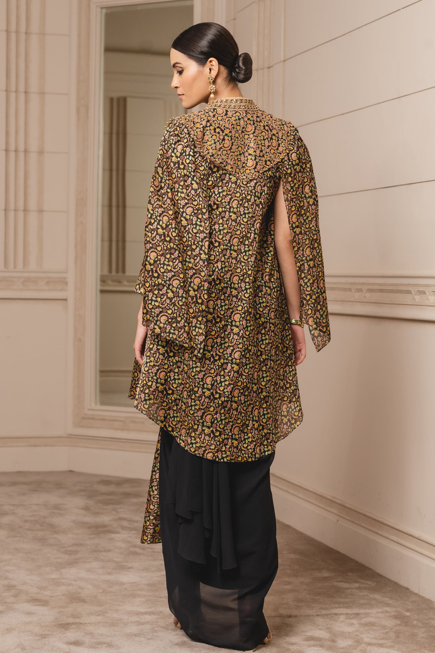 Tarun Tahiliani Black Printed Cape festive fusion indian designer wear online shopping melange singapore