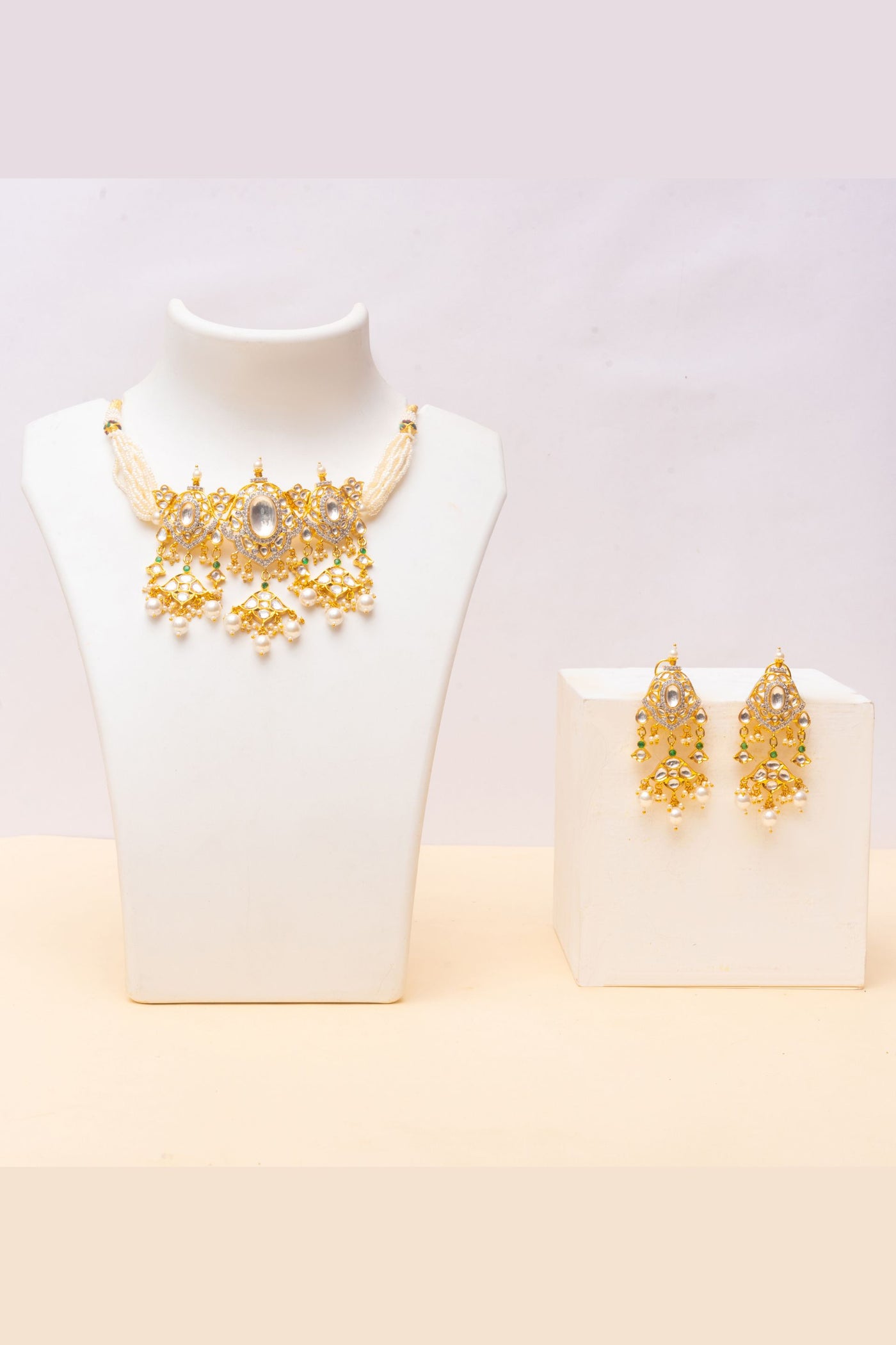 Kundan Choker Set With Pearls