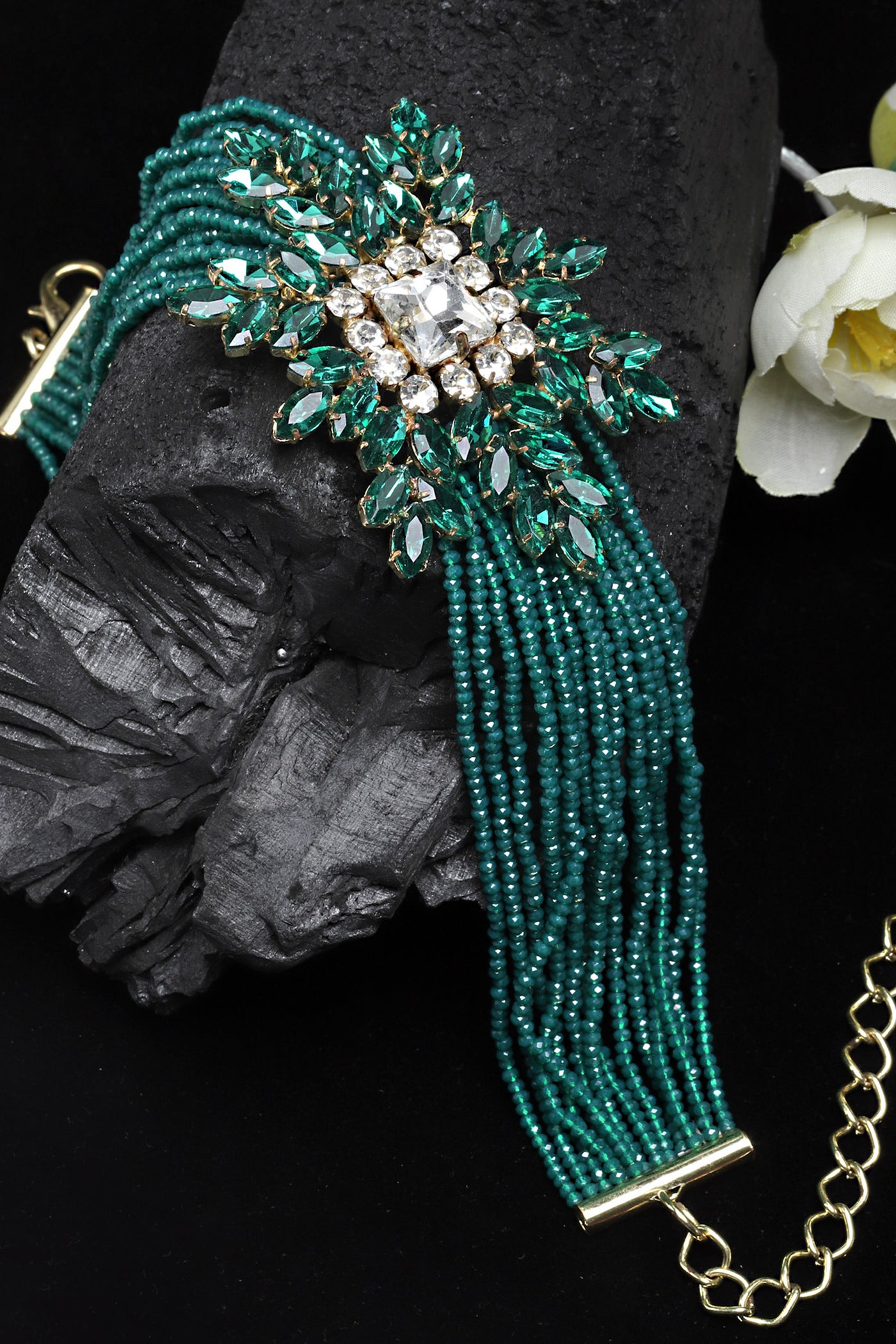 Bijoux by priya chandna noor emerald choker greenfashion imitation jewellery  indian designer wear online shopping melange singapore