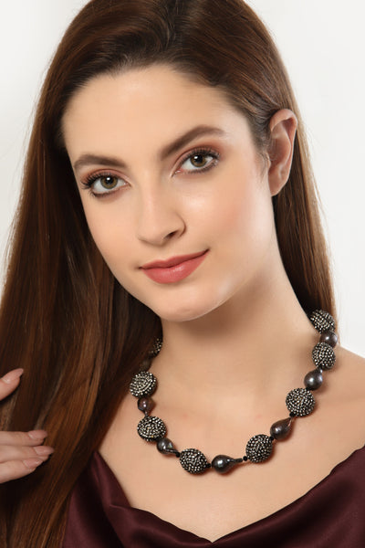 Bijoux by priya chandna Resin And Baroque Pearl Necklace In Black fashion imitation jewellery  indian designer wear online shopping melange singapore